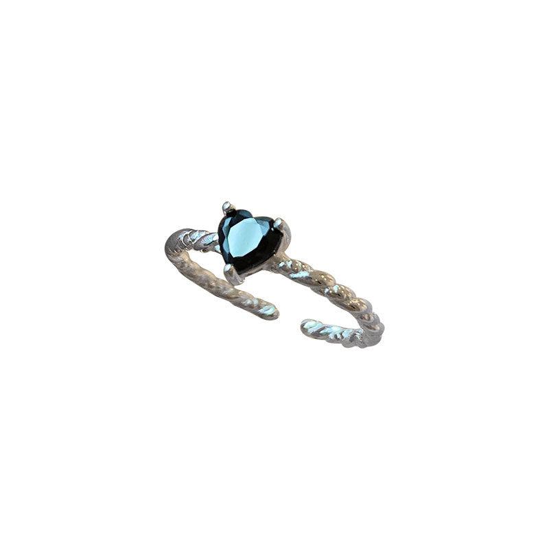 VELORA™ Minimalist Black Heart Zirconia Ring